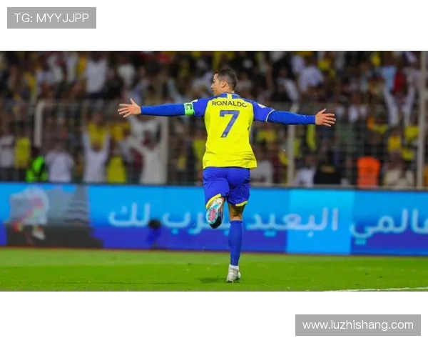 足球巨星C罗的辉煌历程与传奇生涯全景回顾 足球巨星C罗的辉煌历程与传奇生涯全景回顾